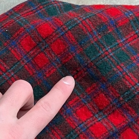 VTG Pendleton Wool Plaid Button Up Board Shirt Flap Pocket Loop Womens L HOLES! - Picture 10 of 12